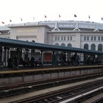 Yankee Stadium - 駅からスタジアムは目の前