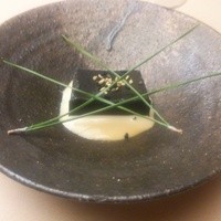 花蝶 銀座本店 - 先附　黒胡麻豆腐