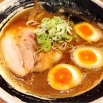 麺屋 すずらん - 醤油 大盛り たまごトッピング