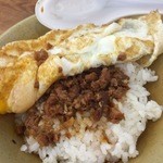 天天利美食坊 - 魯肉飯加蛋