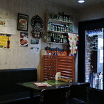 マドラスキッチン - 店内はそこそこのインド感。