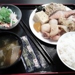 スーパーホテル 高知天然温泉 - バイキングの味噌汁も野菜たっぷり具沢山