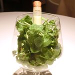 ライラ - ランチコース 5443円 の鮎の丸焼き彩り野菜添え