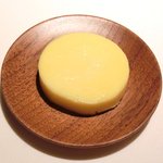 ライラ - ランチコース 5443円 のバター