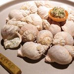 ライラ - ランチコース 5443円 のつぶ貝のタルトと鮑のソース