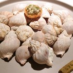 ライラ - ランチコース 5443円 のつぶ貝のタルトと鮑のソース