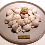 ライラ - ランチコース 5443円 のつぶ貝のタルトと鮑のソース