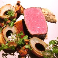 ライラ - ランチコース 5443円 のしんたま(内腿)のソテー 野菜添え