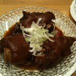 台湾料理　五味香 - 豚足の醬油煮