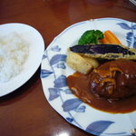 Cafe Salon de The OKA - 大田原牛のハンバーグセット2100円（前菜、飲み物、デザート付）