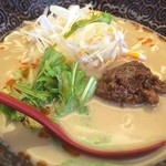 まきの - やっと！初！担々麺 900円
            うまいけど醤油のがうまいな。好みかなぁ？