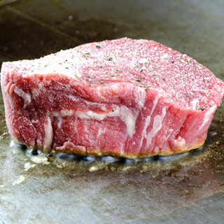 The most delicious way to eat meat, as recommended by butchers, is to Teppan-yaki