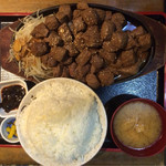 上州屋 - サイコロステーキ定食メガ、ご飯大盛の空中写真 2015/05
