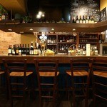 BISTRO CARLOS - お１人様でも安心なカウンター席は８席ご用意しております！