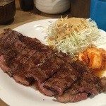 道頓堀 あかい - ☆お肉が横長です♪ボリュームありですね（●＾o＾●）☆