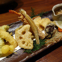 鮨と和の食　清吉 - 天ぷら御膳　1,980円
                   
                  
                  天ぷら御膳　1,980円。種類豊富な季節の天ぷらがたっぷりでした。
                   