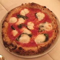 イタリアーナ エノテカ ドォーロ - 水牛モッツァラのマルゲリータ＼(^o^)／