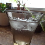 cocoo cafe - 水のグラス　ウサギが！