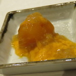 鮨 心白 - 【再訪4】醤油麹で漬けた愛媛の姫たまごの卵黄にワタリガニの酒盗をかけた心白流カニ玉