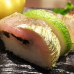 銀座 吉本 - 鯖棒寿司
