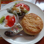 ジョナサン - 焼きたてデニッシュとヨーグルト(15-09-05)