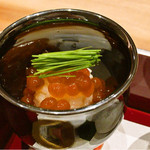 炭火割烹 白坂 - 手毬寿司。いくらがふんだんに