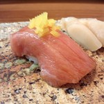 寿楽 - 本鮪中トロ（壱岐産）