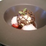 ガストロノミー ジョエル・ロブション - スリーズ”チーズケーキ”に合わせて和三盆のグラスと共に