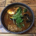 スープカレー専門店 シャララ - チキンカレー辛さ5番、1100円です。