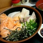 築地 とと兵衛 - 『サービス丼』￥600-