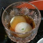 つる幸 - 三つ葉を巻いた赤イカのルイベ