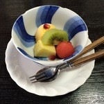 つる幸 - 果物：マスカルポーネチーズとマンゴーのシャーベット・キウイ・スイカ・ざくろ