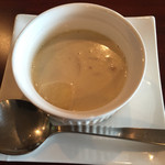 Sousakuryouri Nozomi - ランチのスープはクラムチャウダーでした。アサリが沢山入ってて濃厚なのにスッキリ味♪