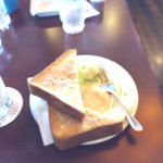 マザーグース - プラス100円モーニング
                                トースト、目玉焼•トースト