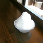 駄菓子屋笑話 - ふわふわパウダー氷のかき氷は1年中楽しめます　280円～