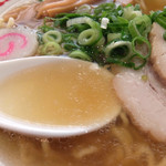 支那そば きび - 201509 豚骨の清湯スープと煮干し、生姜の香るスープ