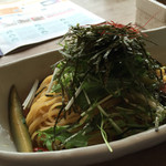 ワンルームカフェ - なすとベーコンの和風にんにくバター醤油