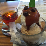 ワンルームカフェ - チョコパフェと紅茶