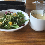 ワンルームカフェ - セットサラダとスープ