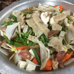 もつ焼 稲垣 - 中華風餃子鍋
                                