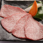 焼肉 山王苑 - トモサンカク【1980円】数量限定！希少部位。ロースの中で最も霜降（サシ）の入った部位。