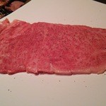 炙りや聖道 - 室温で脂が溶け出すほどのお肉