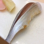 鮨十 - ¥15,000コースの握り鮨6貫の小肌