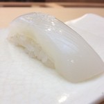 鮨十 - ¥15,000コースの握り鮨6貫の白いか。ほんのり甘みがあります。