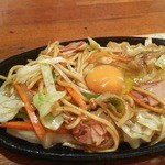 アメリ館 - 焼きそば・500円。