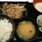Yoshinoya - ローラCM定食 