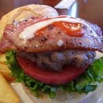 パントリー コヨーテ - ハンバーガー＋ダブルベーコントッピング