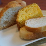 ニコ モンド - パンが数種出ます　ランチ1580円（税別）『2015.9月再訪』