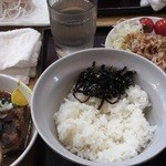 大衆酒場　なんで、や - 豚の角煮定食（メインのおかず以外はセルフ盛り）