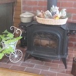 杜のそば家 山本 - 店内～野菜のオブジェかと思ったら本物でした